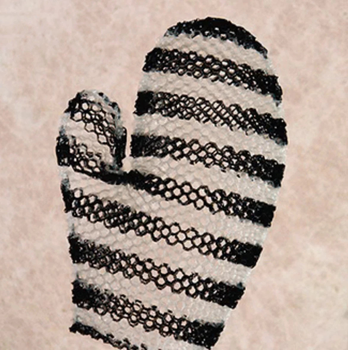 Supracor Stimulite Honeycomb Bath Mitt Black & White Stripes